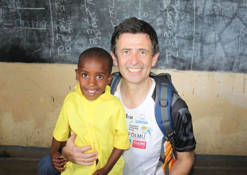 2014.03.17 057 Kiambogo Run2gether Nursery School Klassenzimmer