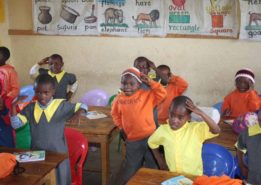 2014.03.17 073 Kiambogo Run2gether Nursery School Klassenzimmer