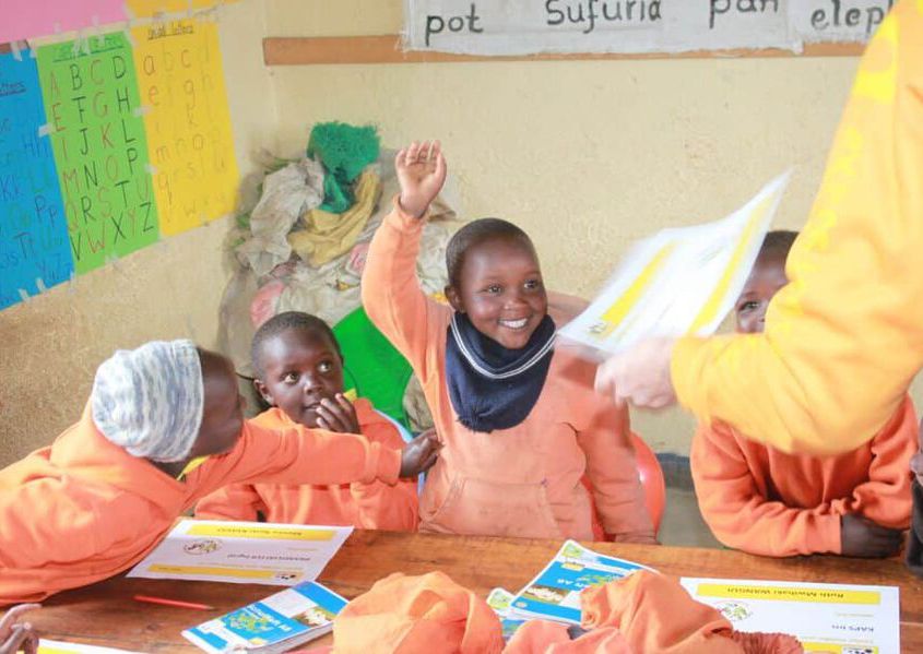 2014.03.19 014 Kiambogo Run2gether  Nursery School Klassenzimmer