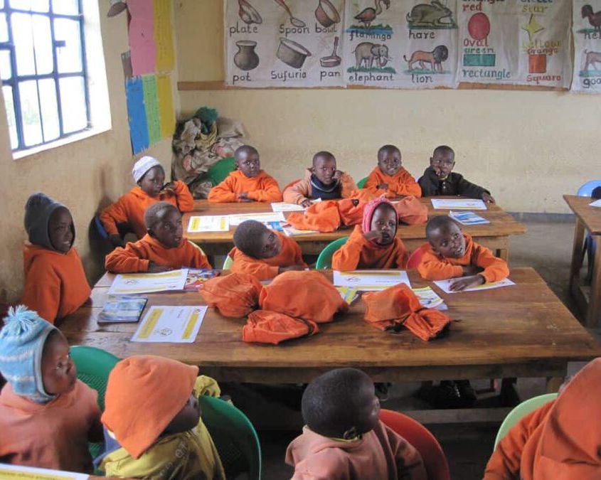 2014.03.19 119 Kiambogo Run2gether  Nursery School Klassenzimmer