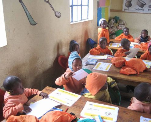 2014.03.19 123 Kiambogo Run2gether  Nursery School Klassenzimmer