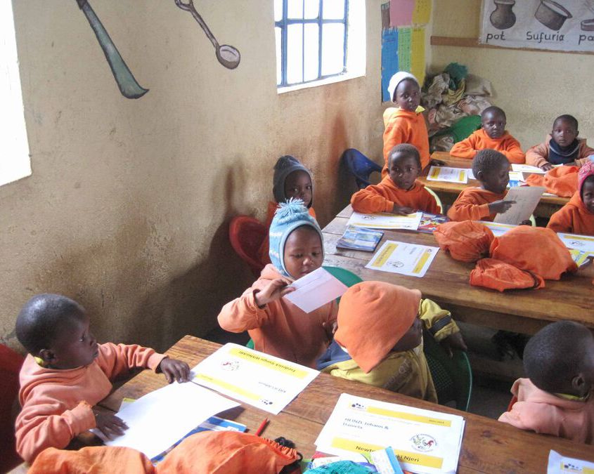 2014.03.19 123 Kiambogo Run2gether  Nursery School Klassenzimmer