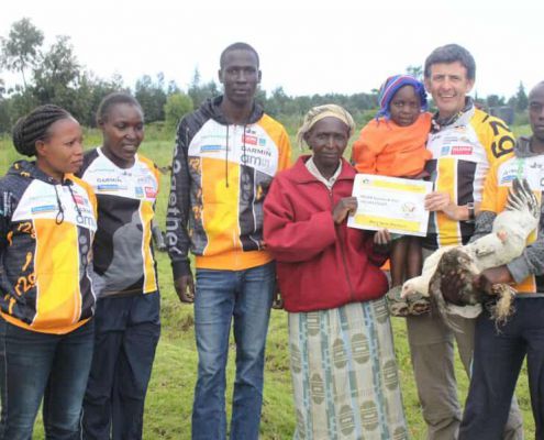 2014.03.19 265 Kiambogo Run2gether CHICKEN GOES FAMILIES