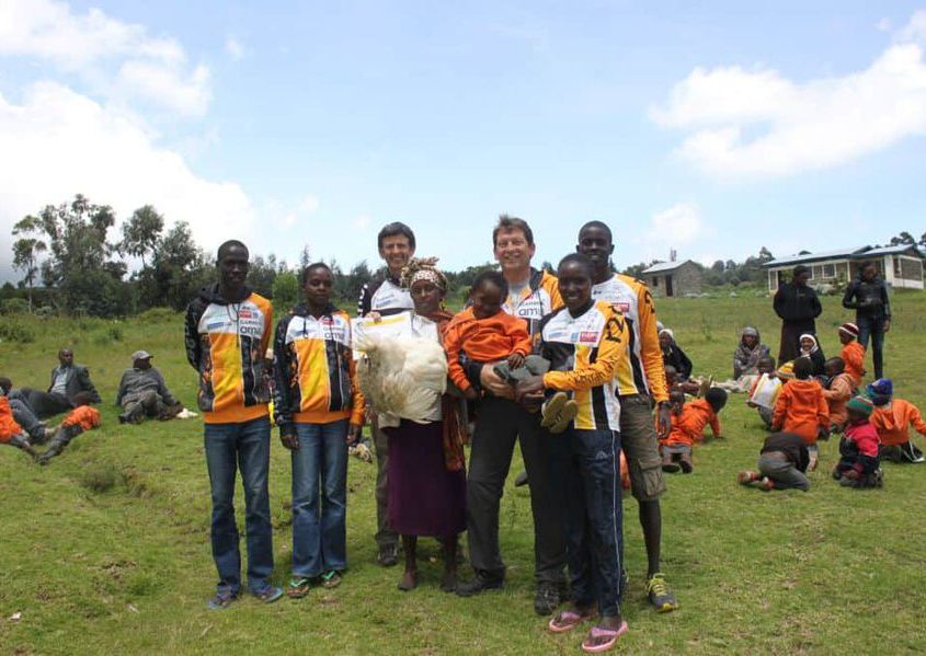2014.03.19 297 Kiambogo Run2gether CHICKEN GOES FAMILIES