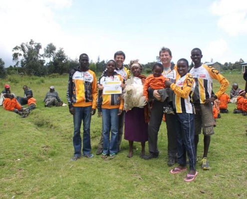 2014.03.19 301 Kiambogo Run2gether CHICKEN GOES FAMILIES
