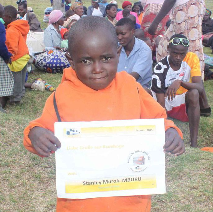 2015.02.25 289 Stanley Muroki MBURU Blankets For Kiambogo Families