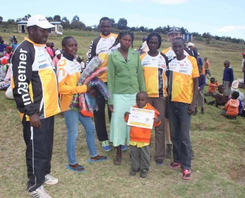 2015.02.25 326 Blankets For Kiambogo Families