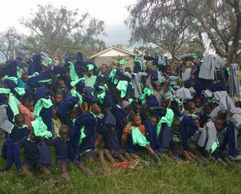 Die Kinder Der Primary School Kiambogo Sind Glücklich über Ihre Neuen Schuluniformen