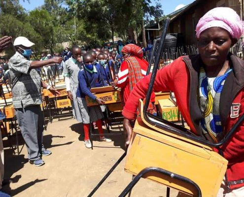 Neue Schulmöbel Für Die Prim. School Kiambogo Von Run2gether