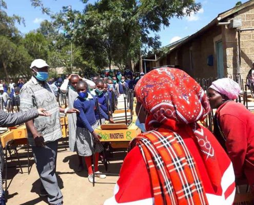 Neue Schulmöbel Für Die Prim. School Kiambogo Von Run2gether
