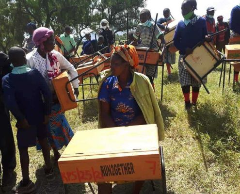 Neue Schulmöbel Für Die Prim. School Kiambogo Von Run2gether