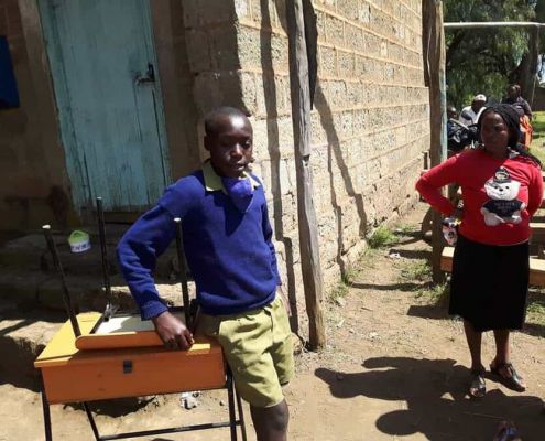 Jedes Kind Bekommt â€šseinenâ€˜ Tisch Und Sessel