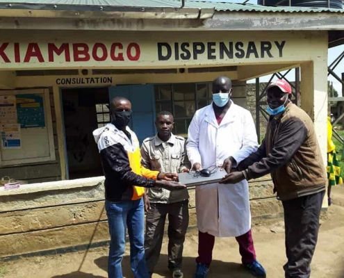 Laptop Übergabe An Arzt In Kiambogo