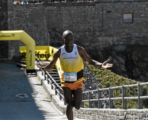 Zieleinlauf-2-Platz-OMBOGO-scaled