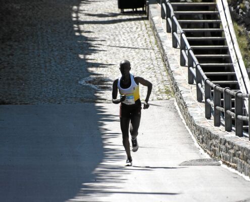 Zieleinlauf-JERUTO-1-Platz-Damen-scaled